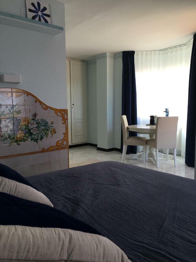 Casa Balmins Sitges Bed & Breakfast Exterior photo